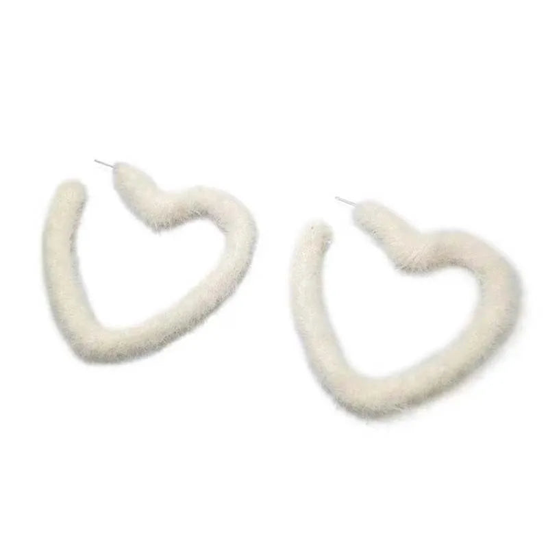 Korean Sweet White Plush Heart Hoop Earrings for Women Exaggerated Flocking C-Shaped Earrings Wedding Party Jewelry Gift