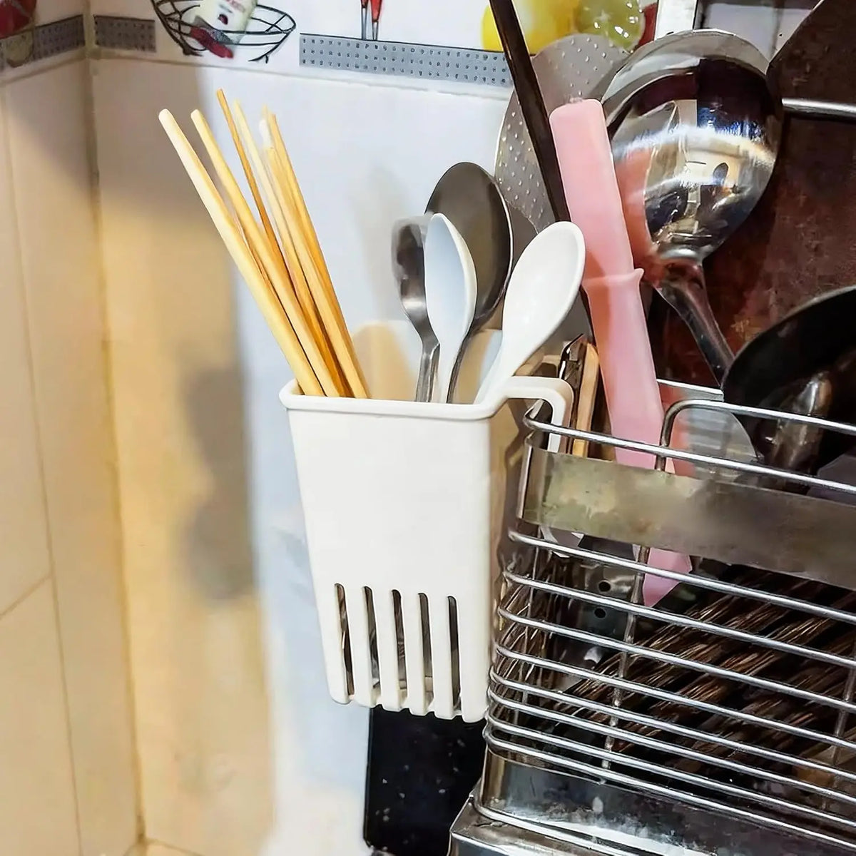 Cutlery Drain Basket with Cup Holder Kitchen Storage Rack for Forks Spoons Chopsticks Quick Dry Countertop Organizer Simple Rack