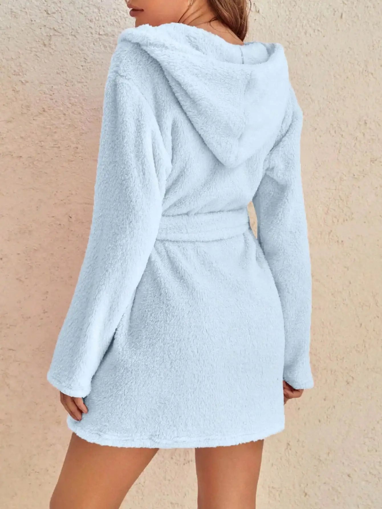 1 piece of women's solid color hooded robe with belt, cozy and warm fleece pajamas for home wear in autumn and winter.