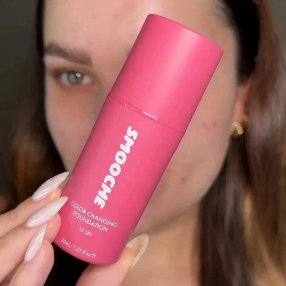30ml SMOOCHE Color Changing Foundation - Self-Adjusting Shade, Covers Imperfections & Fine Lines for Flawless Natural Look