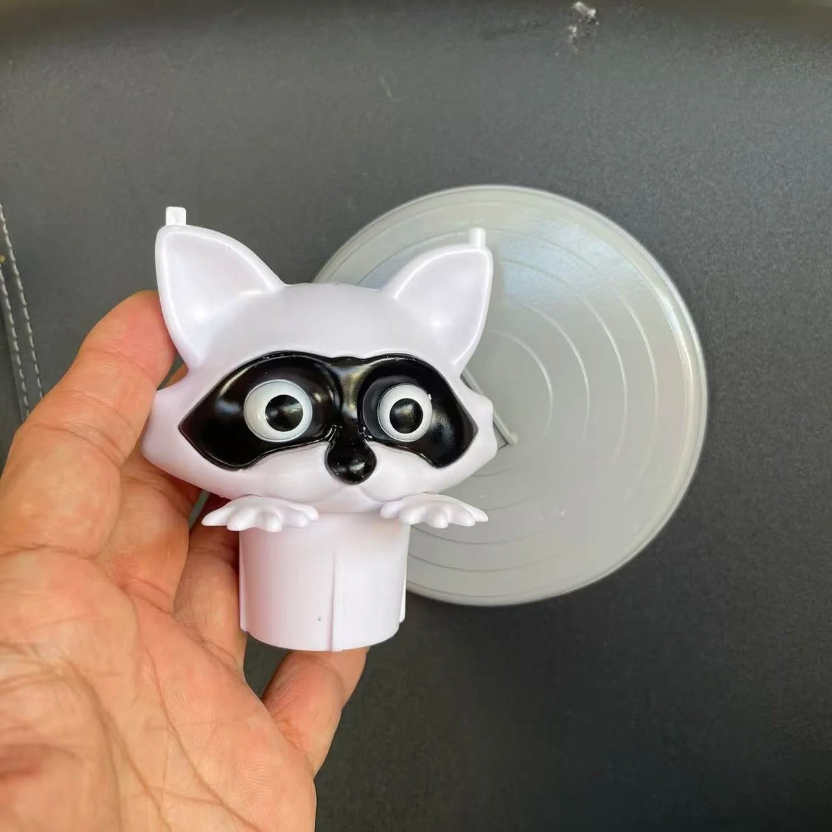 Plastic Animal Toilet Roll Holder in Dog Sheep and Raccoon Designs 1pc white Raccoon