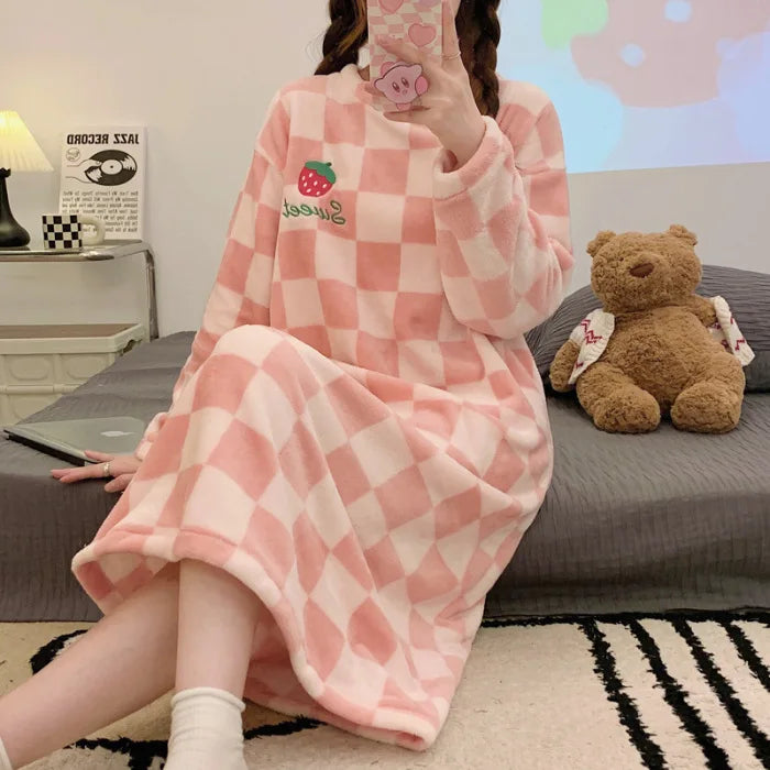 Ladies Nightwear Nightdress Autumn and Winter Coral Velvet Long Sleeve Plaid Dress Striped Student Flannel Dress Large Size Pink1