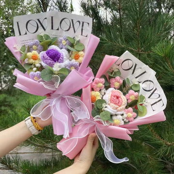 Cartoon Vinyl Doll Action Figures With Artificial Flower Creative Bouquet Christmas Valentine Birthday Gifts