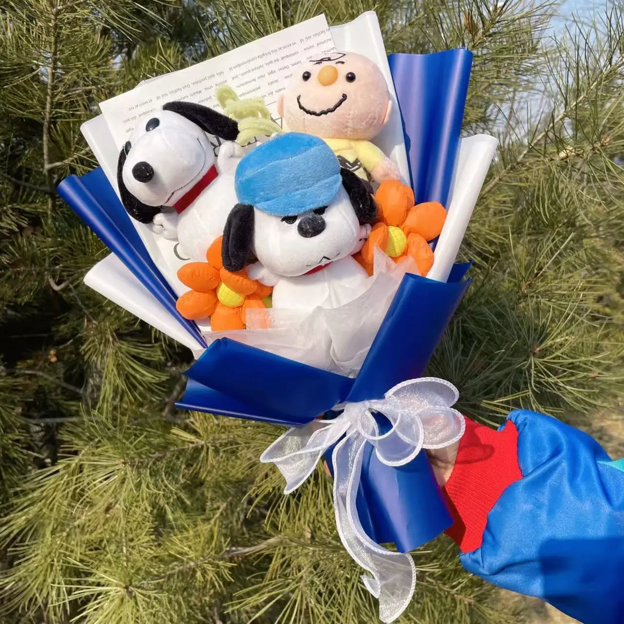Snoopys Doll With Artificial Flowers Stuffed Toy Anime Figures Creative Handmade Bouquet Valentine Graduation Gifts 1-35cm